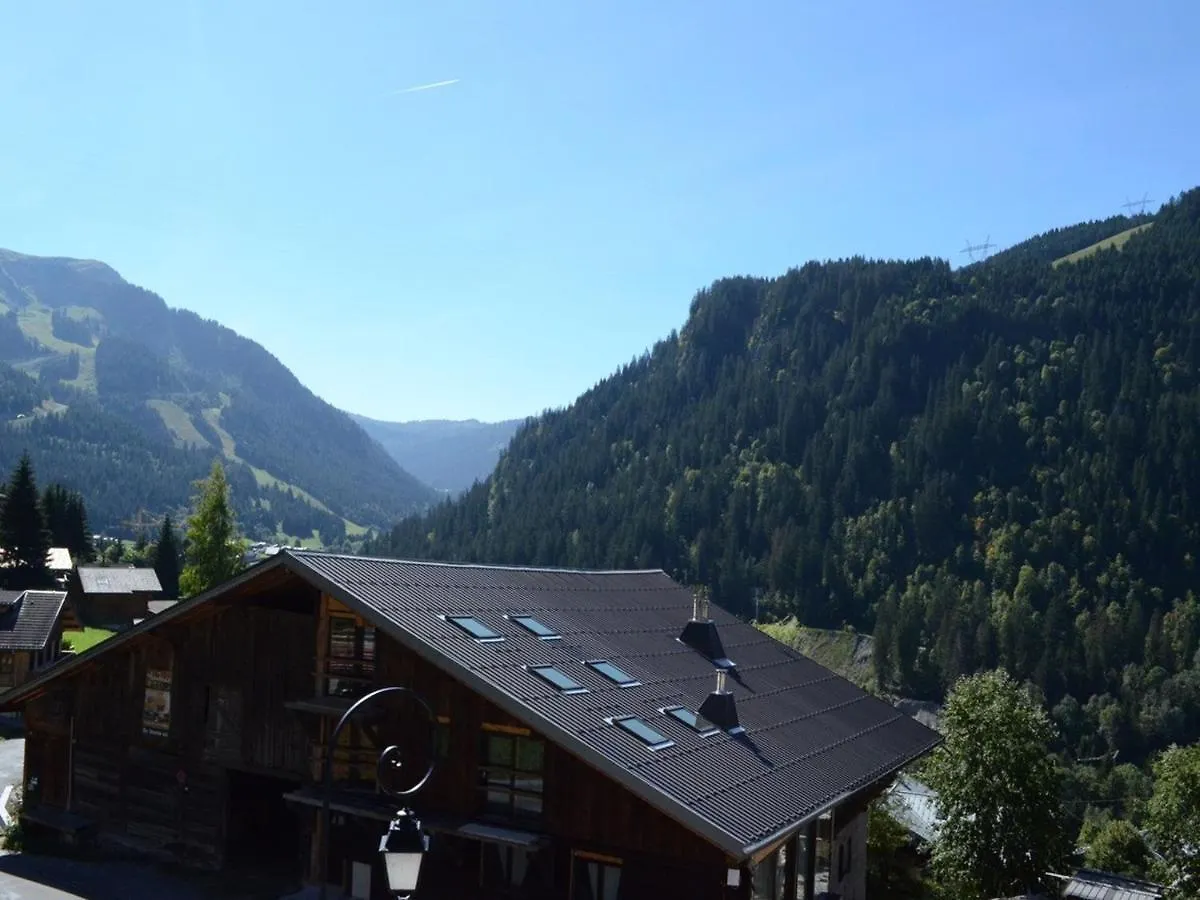 Apartment Chatel : Chalet 4 Pieces Pour 8 Personnes Avec Balcon, Garage Et Proche Du Centre - Fr-1-676-118